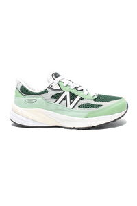 990