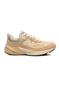 990